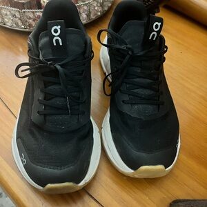 On cloud women’s sneakers